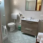 Alojamento de Acomodação e Pequeno-almoço La Rosa Blu